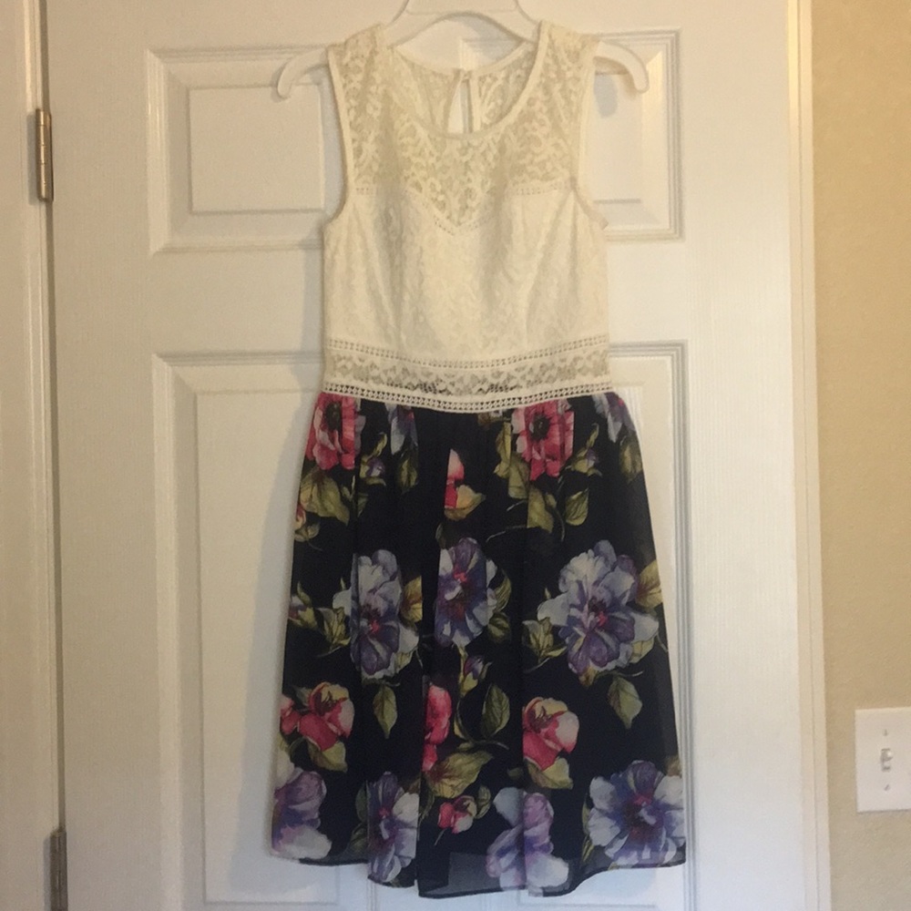Lacey White Flowery Dress